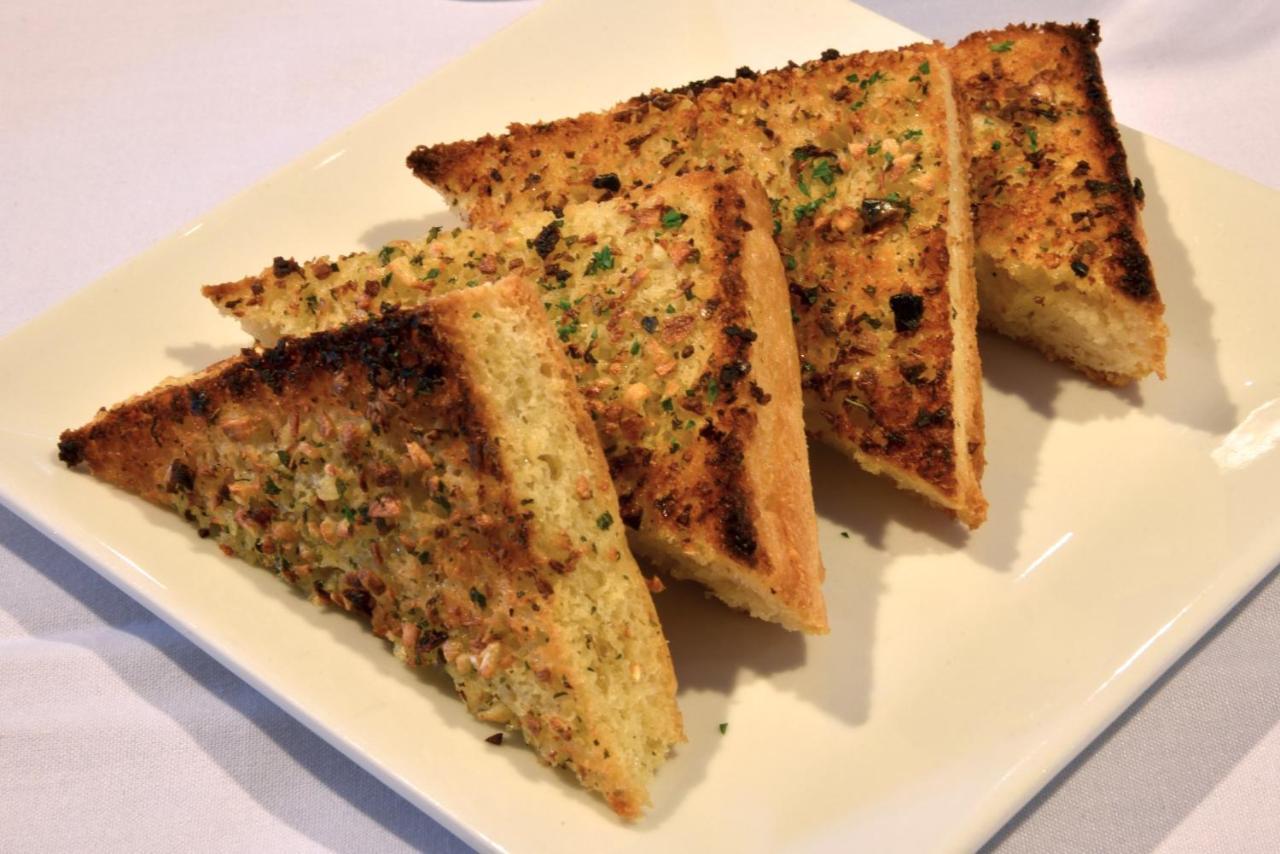 موتيل Burra بورا موتور إن المظهر الخارجي الصورة